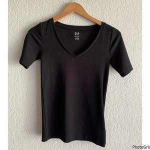 GAP XS Petite Black Modern V Neck Tee